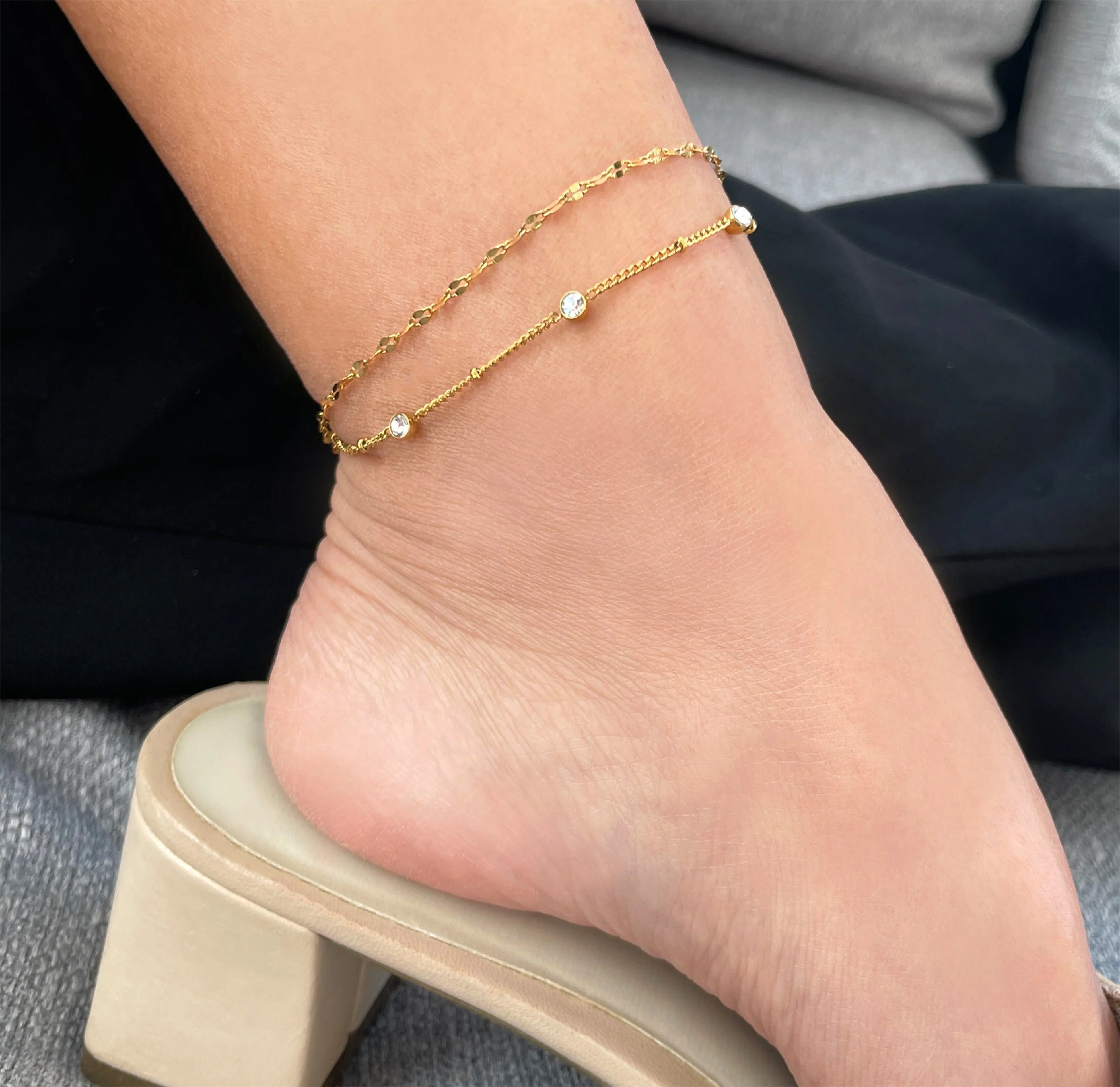 BAILEY GOLD DAINTY SATELLITE CHAIN ANKLET