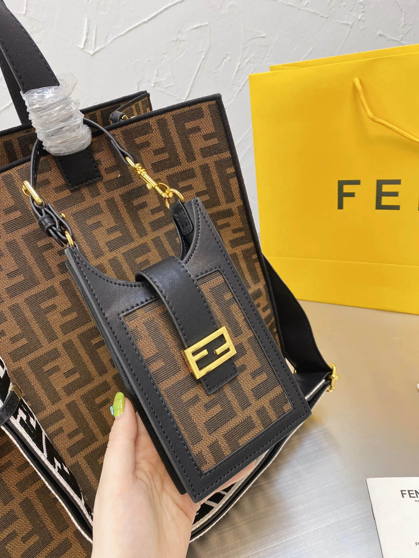 EN   Designer bags by Fendi 138