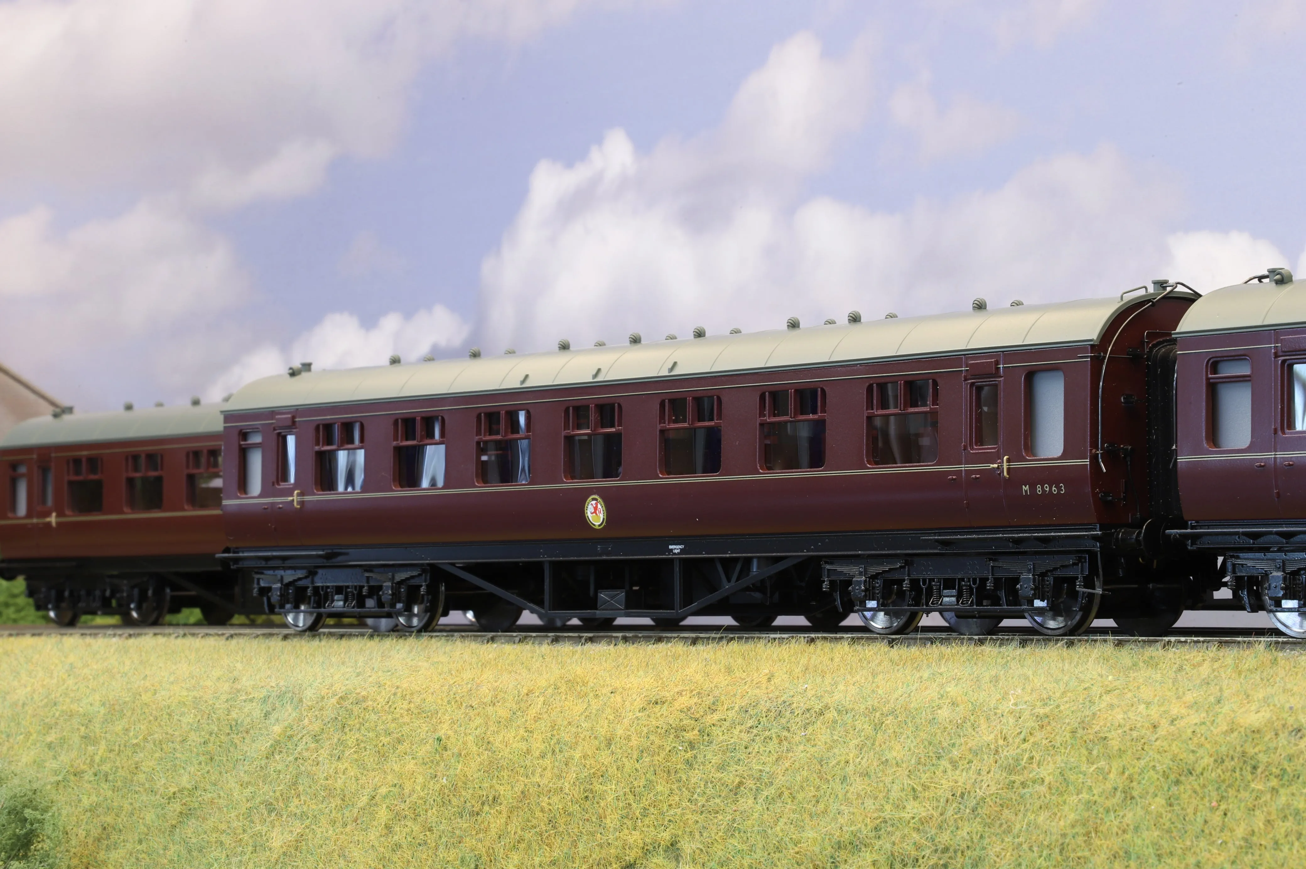 MTH Finescale O Gauge 4-Car LMS Standard Passenger Coach Set Lined Maroon