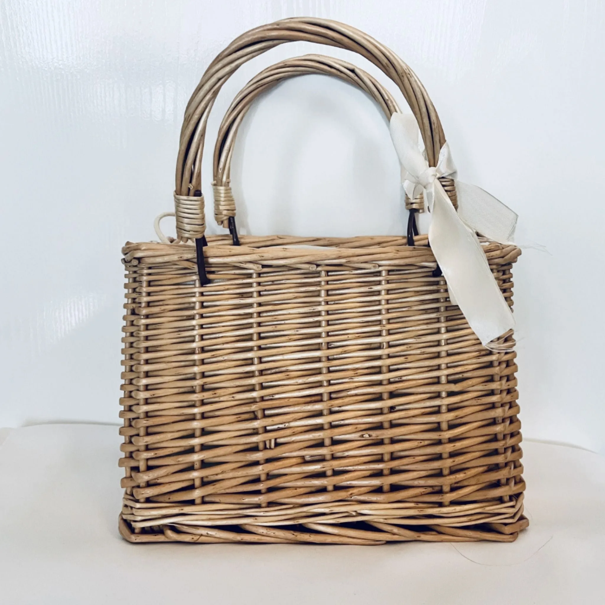 Picnic Basket Hand Purse