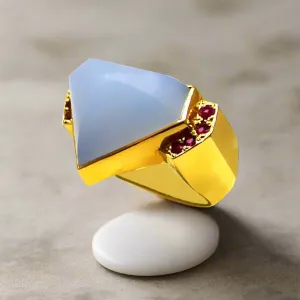 Ring in 18k Gold with Chalcedony and Rubies (B-43)