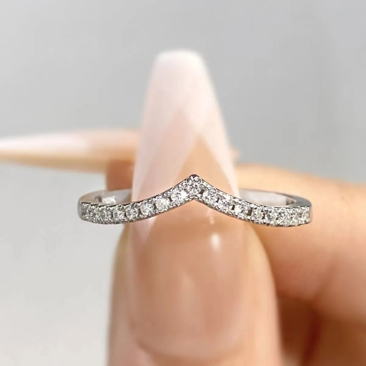 Single Row of Zircon V Shaped Sterling Silver Ring