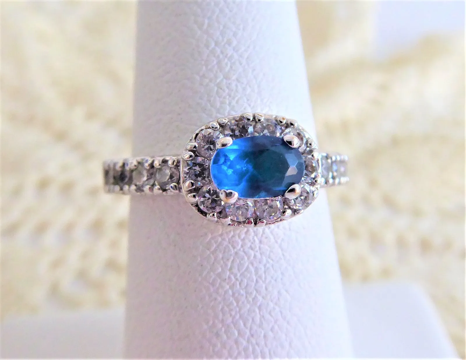 Turquoise Blue Glass Gem Dinner Ring Faux Diamond Halo 1990s Size 6 Fab Faux