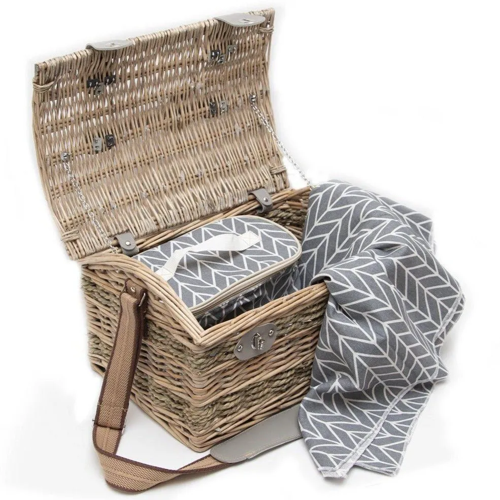 Yuppie Gift Baskets Classic Picnic Basket