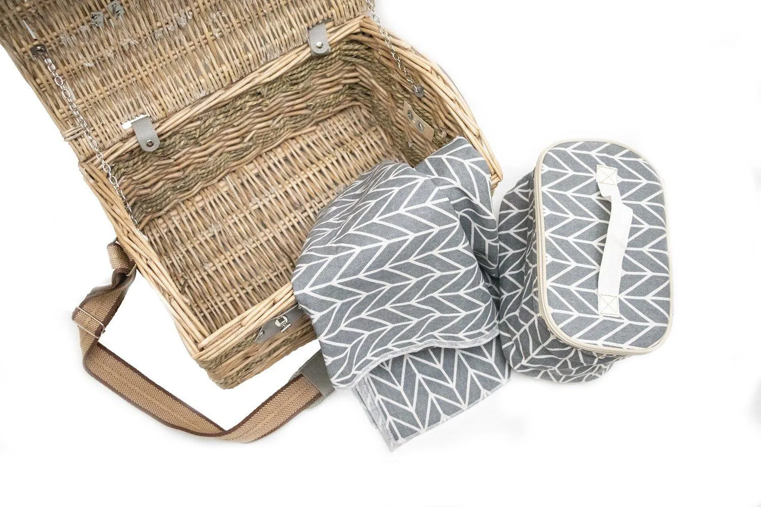 Yuppie Gift Baskets Classic Picnic Basket